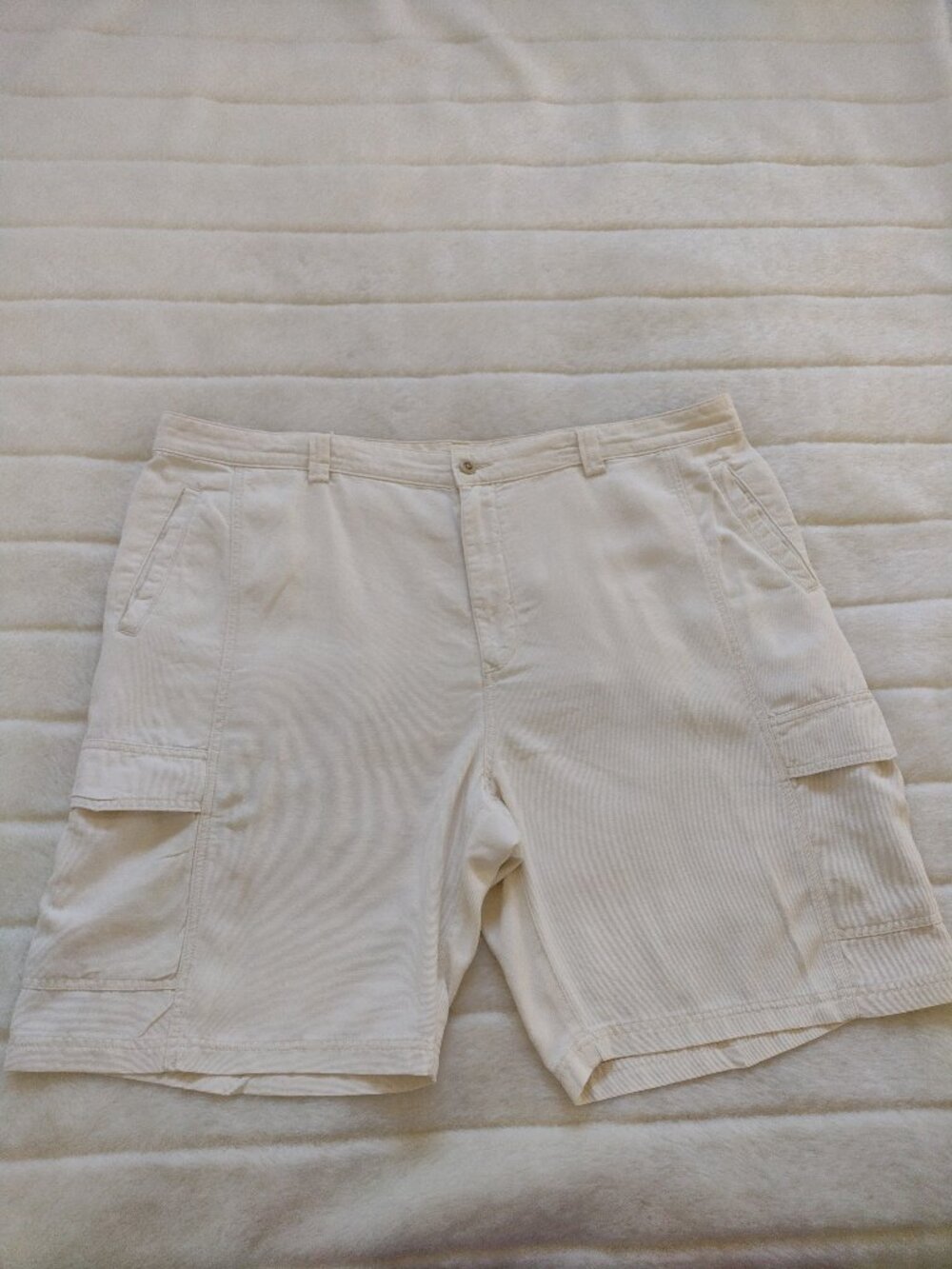 Tommy Bahama Relax Men's Cargo Shorts Size 44 Beige